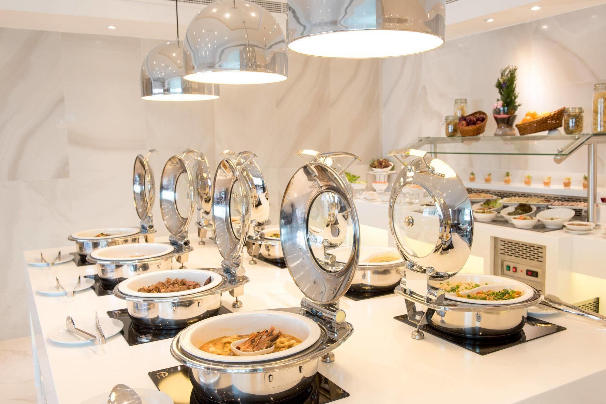 Hawthorn Extended Stay By Wyndham Abu Dhabi City Center Hotel