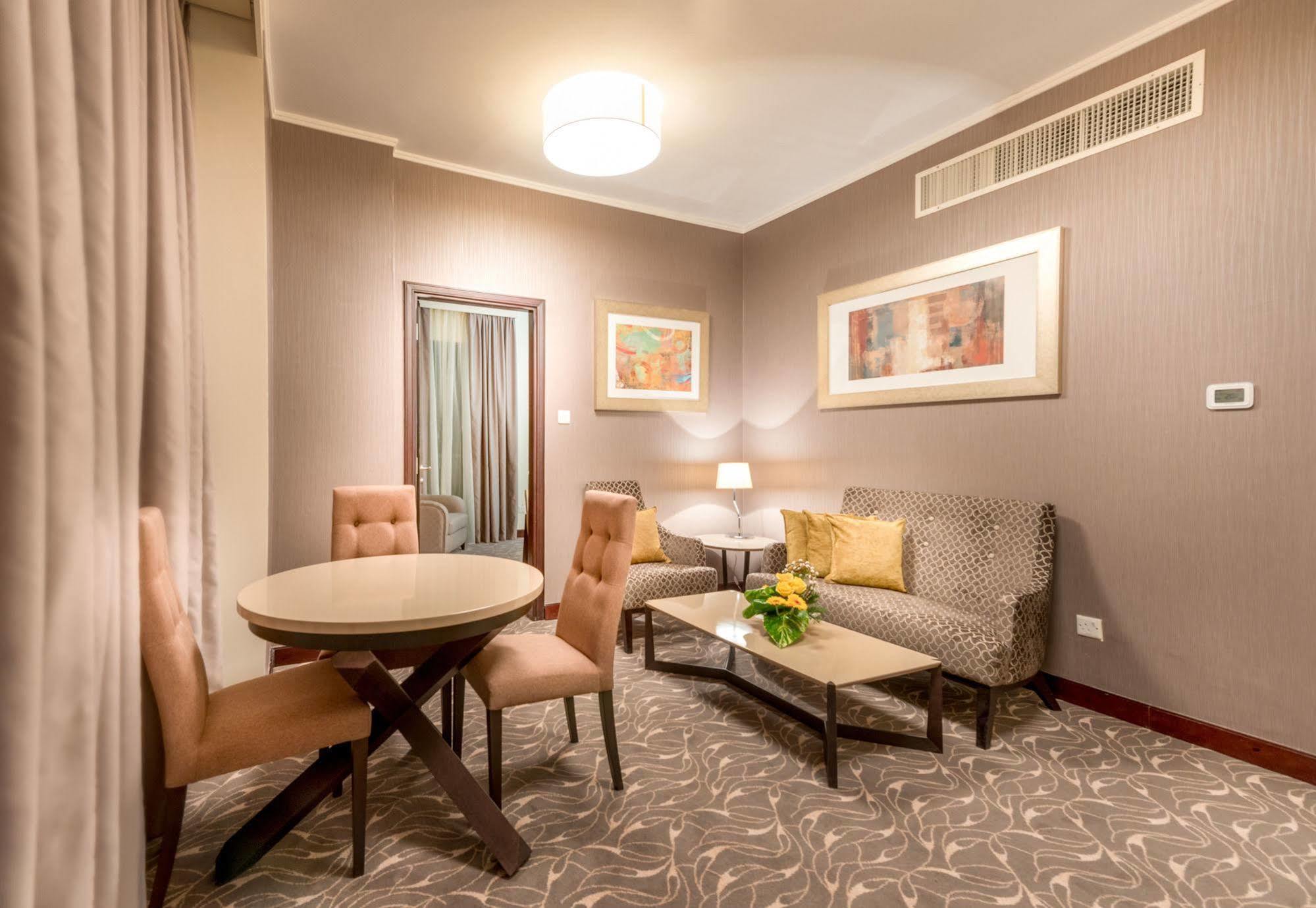 Hawthorn Extended Stay By Wyndham Abu Dhabi City Center 4* Abu Dhabi