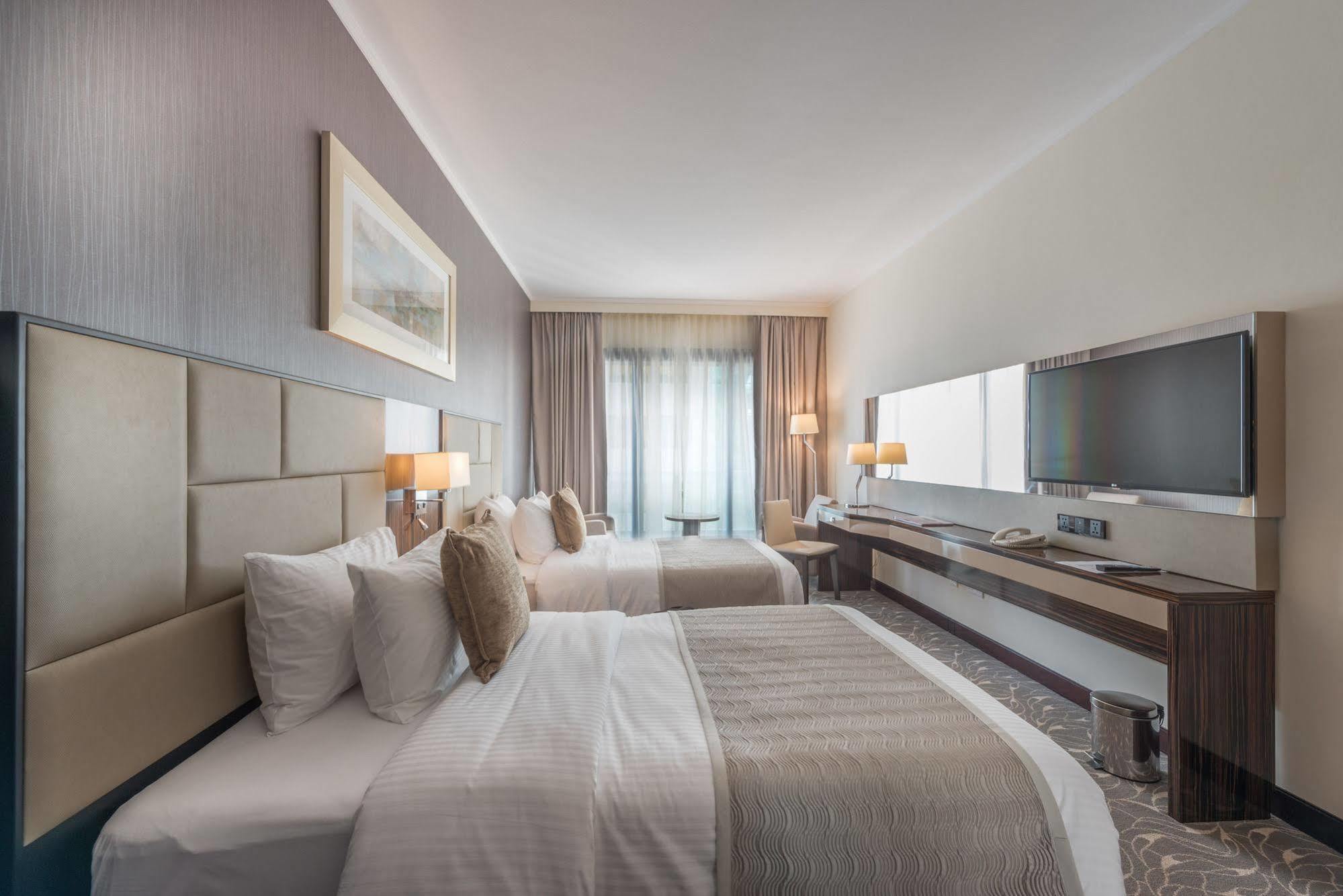 Hawthorn Extended Stay By Wyndham Abu Dhabi City Center Hotel 4*