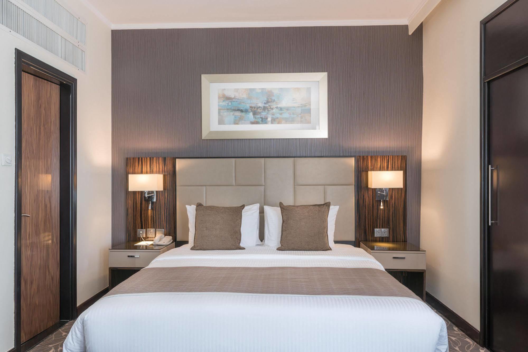 Hawthorn Extended Stay By Wyndham Abu Dhabi City Center Hotel 4*